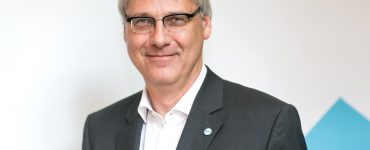 Dr. Thomas Kremer