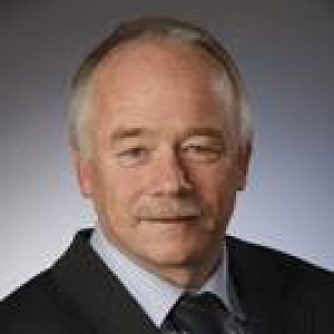 Dr. Thomas Plückebaum