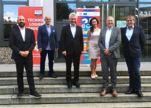 IKT-Sommertour: Minister Pinkwart zu Besuch