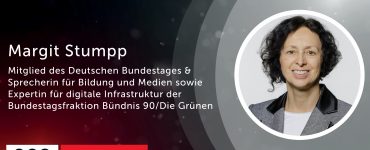 Margit Stumpp das Ohr am Netz