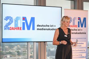 20+1 Jahre deutsche ict + medienakademie : 4 Fragen an Stefanie Kemp, Oracle Germany