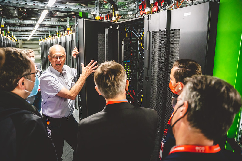 Besuch von einem Serverraum im Datacenter