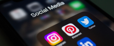 eco kritisiert Frankreichs Social-Media-Verbot: Europäische Lösungen statt nationalem Flickenteppich
